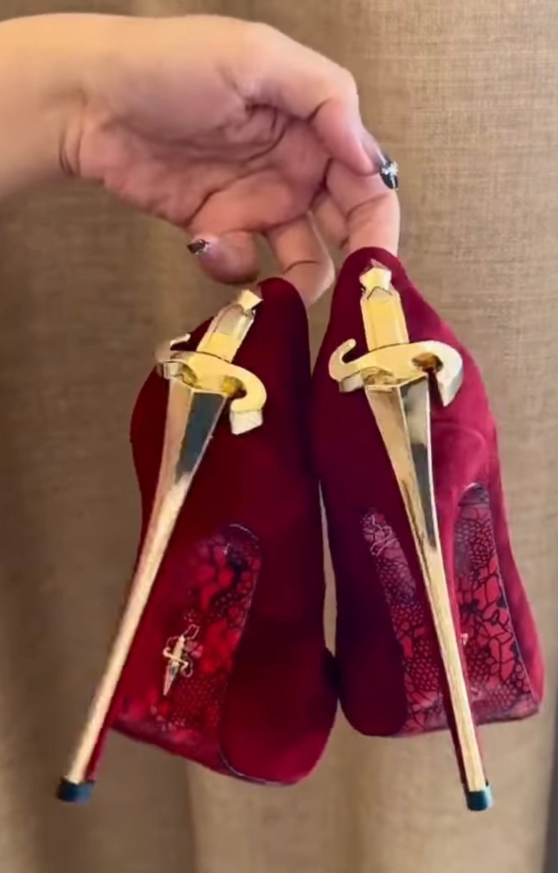 CESARE PACIOTTI DAGGER HEELS