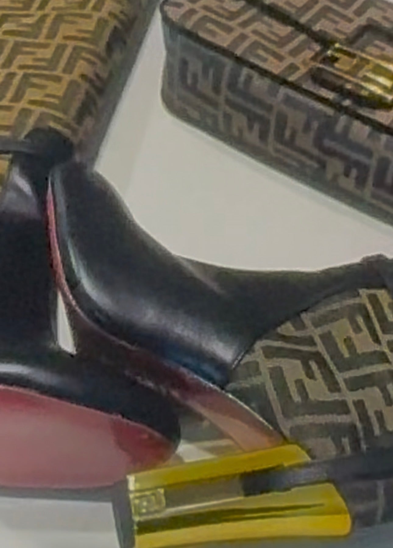 FENDI HANDBAG & BOOTS