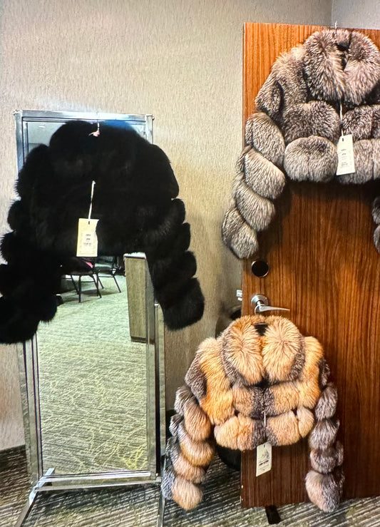 Mink Fur Cropped Jacket: Elegant High-Neck Winter Coat